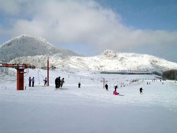 4-day Harbin Ice & Snow World Festivel Ski Tour